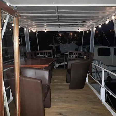 Botel Lod Mawi