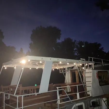 Botel Lod Mawi Prag