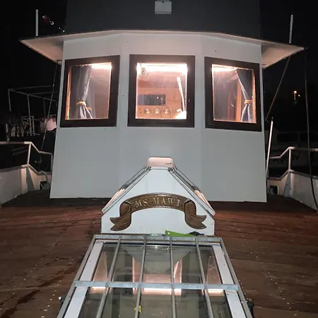 Lod Mawi Botel Prag